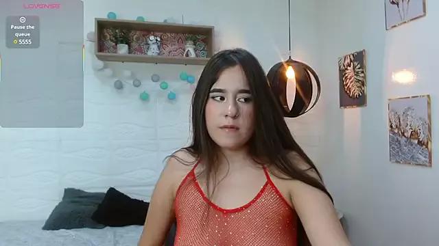 tulunaroja from StripChat is Freechat
