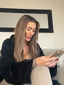 Girls and cam to cam: Watch as these sophisticated entertainers uncover their stunning costumes and curvaceous curves online!