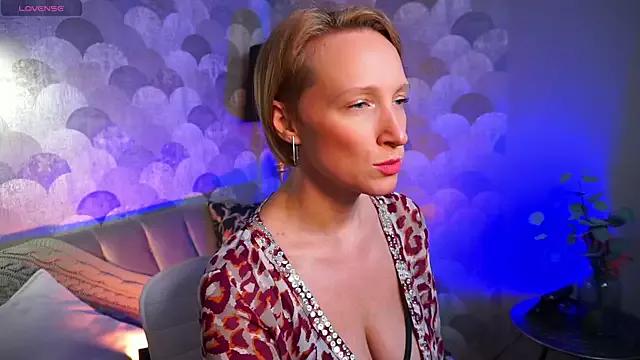 UmaTruewoman from StripChat is Freechat
