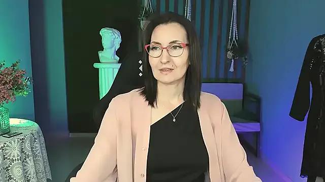 Girls and cam to cam: Watch as these sophisticated entertainers uncover their stunning costumes and curvaceous curves online!