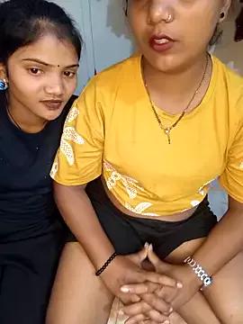 Photos of Unique_MomandDaughterrs from StripChat is Freechat