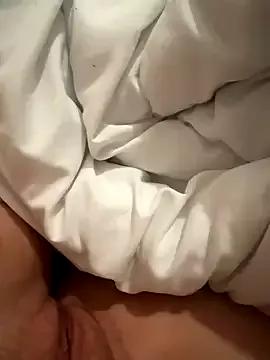 urslutxo from StripChat is Freechat