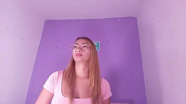 vale_ross_ from StripChat is Freechat