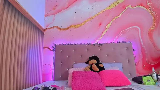 Girls and cam to cam: Watch as these sophisticated entertainers uncover their stunning costumes and curvaceous curves online!
