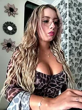 Girls and cam to cam: Watch as these sophisticated entertainers uncover their stunning costumes and curvaceous curves online!