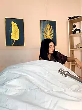 valerie_lya from StripChat is Freechat