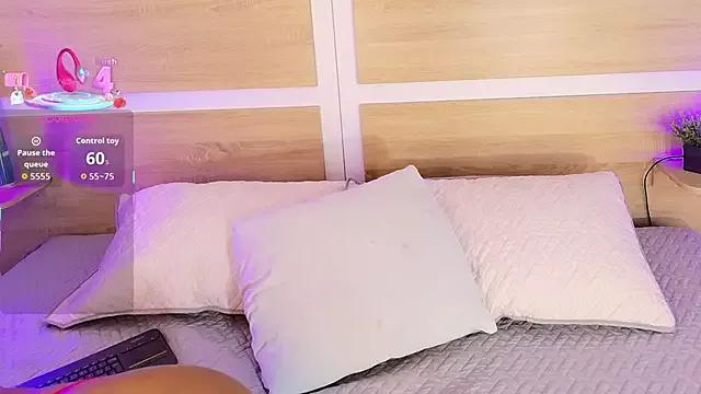 Girls and cam to cam: Watch as these sophisticated entertainers uncover their stunning costumes and curvaceous curves online!