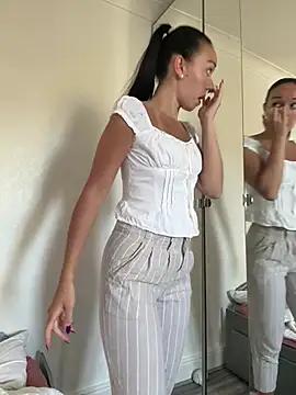 Photos of Vanesskaa from StripChat is Freechat