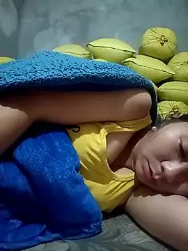 vangkt-cute from StripChat is Freechat