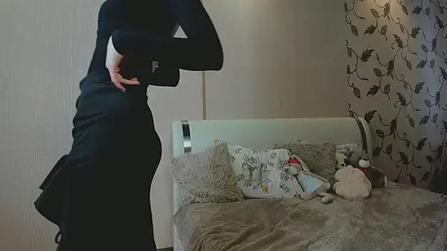 Girls and cam to cam: Watch as these sophisticated entertainers uncover their stunning costumes and curvaceous curves online!