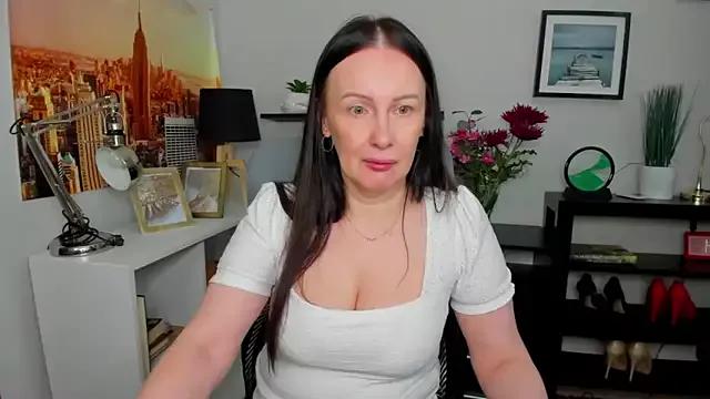 Girls and cam to cam: Watch as these sophisticated entertainers uncover their stunning costumes and curvaceous curves online!