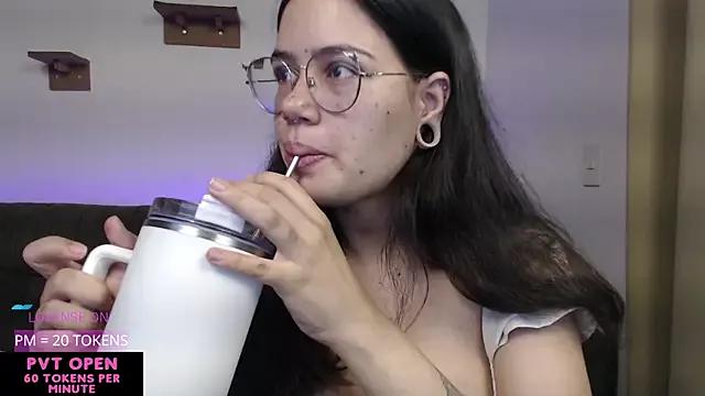 Velvetcrystall from StripChat is Freechat