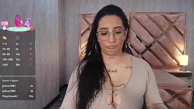Girls and cam to cam: Watch as these sophisticated entertainers uncover their stunning costumes and curvaceous curves online!