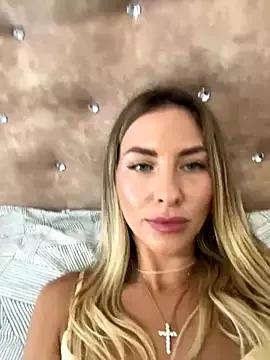 VelvetVabe from StripChat is Freechat