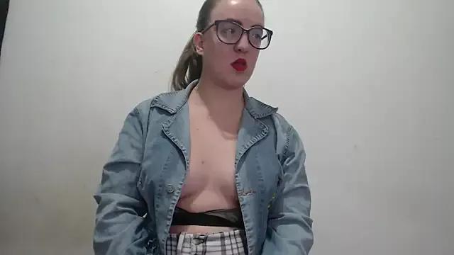 Venus_Santana from StripChat is Freechat