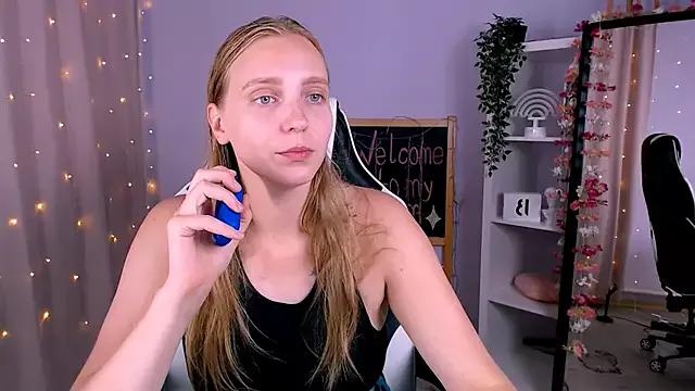 VeronicaAndersen from StripChat is Freechat