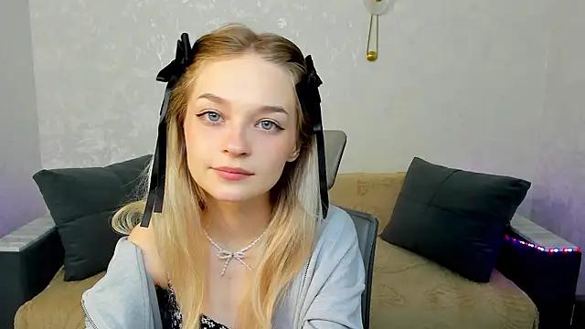vialeta_baby from StripChat is Freechat