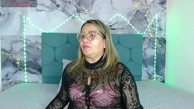 Girls and cam to cam: Watch as these sophisticated entertainers uncover their stunning costumes and curvaceous curves online!