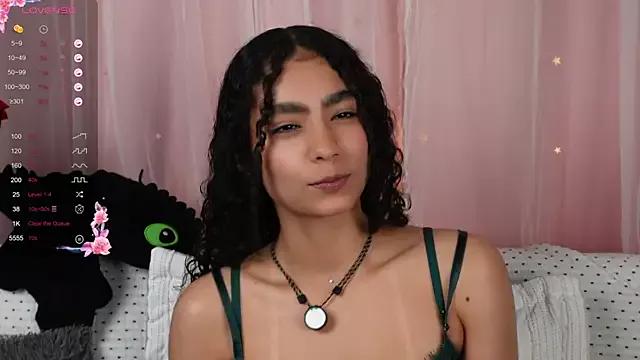 Victoria_Curly from StripChat is Freechat