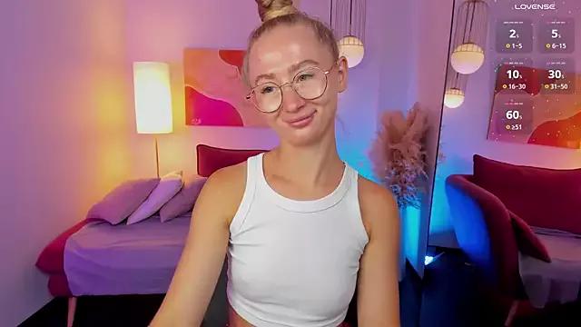 Girls and cam to cam: Watch as these sophisticated entertainers uncover their stunning costumes and curvaceous curves online!