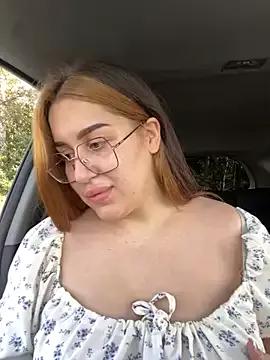 VikiDemini from StripChat is Freechat