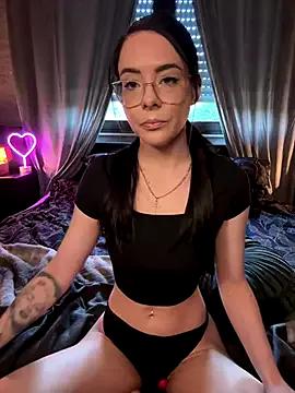 Girls and cam to cam: Watch as these sophisticated entertainers uncover their stunning costumes and curvaceous curves online!