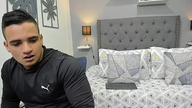 violeta_and_maxx from StripChat is Freechat