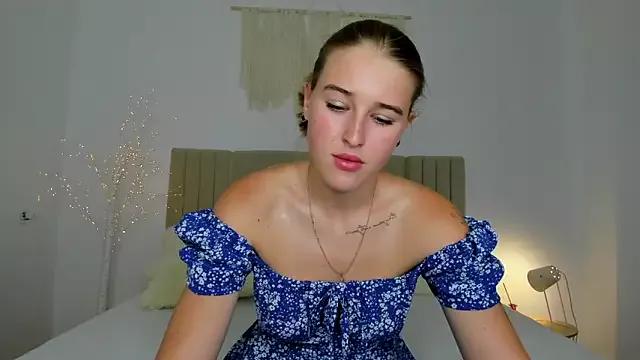 Photos of Violeta_blush from StripChat is Private