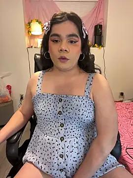 Girls and cam to cam: Watch as these sophisticated entertainers uncover their stunning costumes and curvaceous curves online!