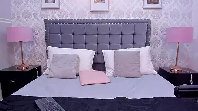 Girls and cam to cam: Watch as these sophisticated entertainers uncover their stunning costumes and curvaceous curves online!