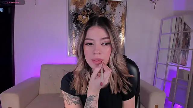 Girls and cam to cam: Watch as these sophisticated entertainers uncover their stunning costumes and curvaceous curves online!