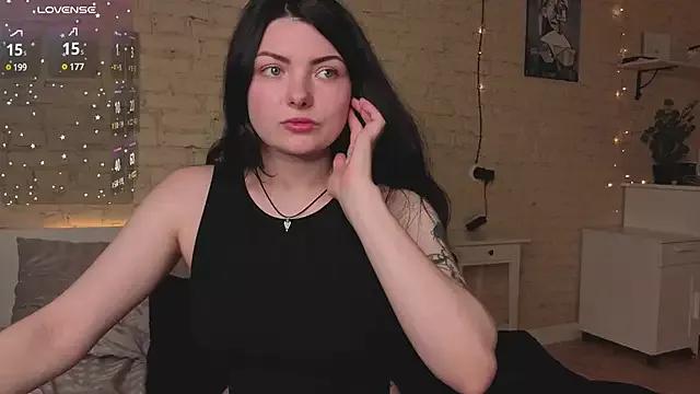 Viviana_Viviaa from StripChat is Freechat
