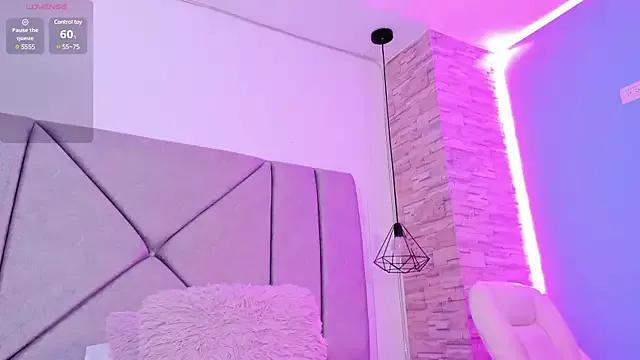 Girls and cam to cam: Watch as these sophisticated entertainers uncover their stunning costumes and curvaceous curves online!