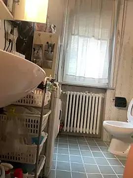 Wet-Pussycat from StripChat is Freechat