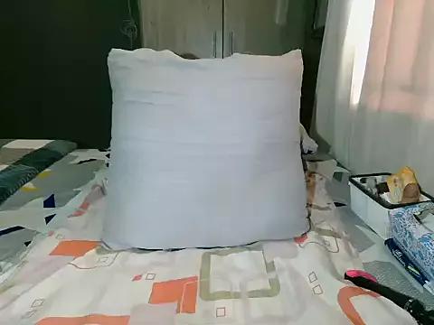 WetwetPussy31 from StripChat is Freechat