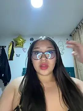 Whiitney_Bloom from StripChat is Freechat