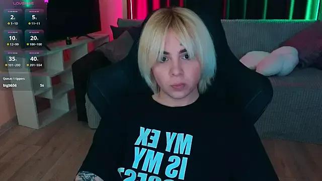 Girls and cam to cam: Watch as these sophisticated entertainers uncover their stunning costumes and curvaceous curves online!