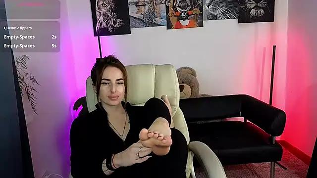 Girls and cam to cam: Watch as these sophisticated entertainers uncover their stunning costumes and curvaceous curves online!