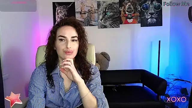 Girls and cam to cam: Watch as these sophisticated entertainers uncover their stunning costumes and curvaceous curves online!