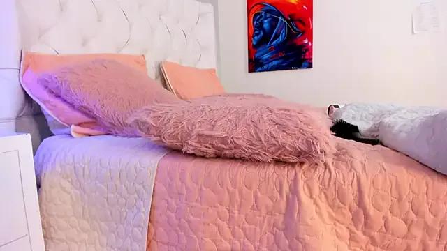 Girls and cam to cam: Watch as these sophisticated entertainers uncover their stunning costumes and curvaceous curves online!