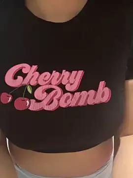 youngsexywoman from StripChat is Freechat