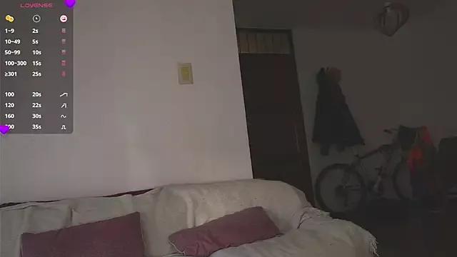 Your_Hand_In_mine from StripChat is Freechat