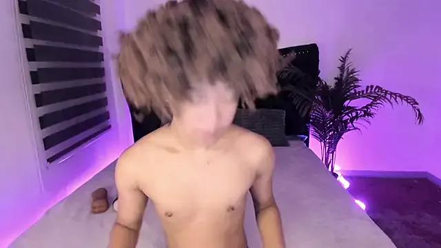 yourfavdollyxxx from StripChat is Freechat