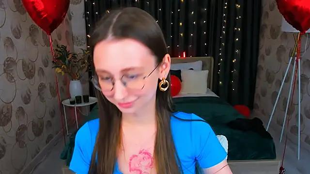 Girls and cam to cam: Watch as these sophisticated entertainers uncover their stunning costumes and curvaceous curves online!