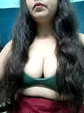 yours-riyaa from StripChat is Freechat