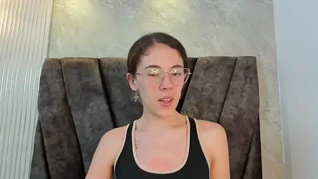 yulievans from StripChat is Freechat