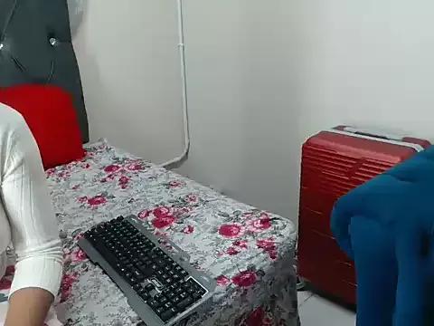 YummyJellybooty13 from StripChat is Freechat