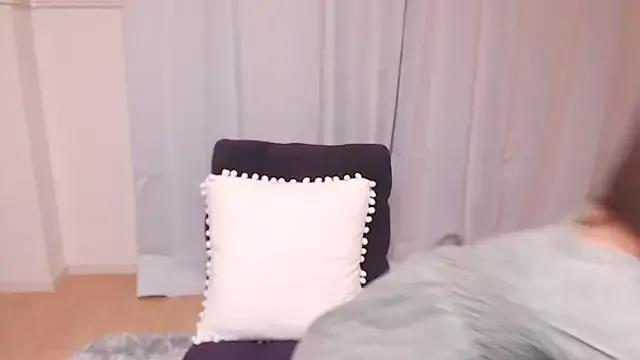yurihana from StripChat is Freechat