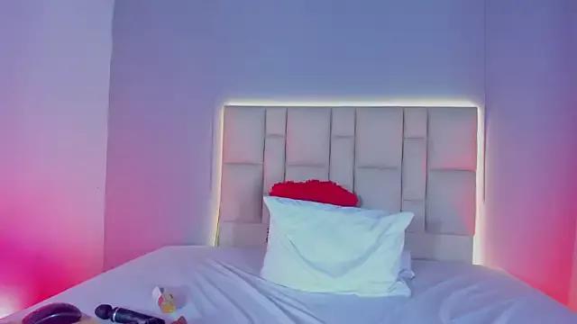 Girls and cam to cam: Watch as these sophisticated entertainers uncover their stunning costumes and curvaceous curves online!