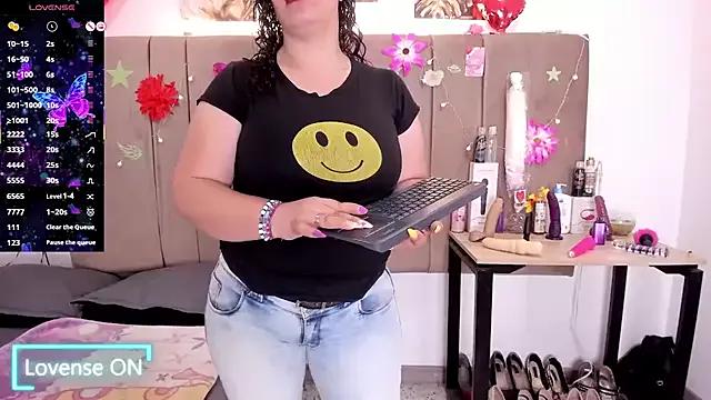 Girls and cam to cam: Watch as these sophisticated entertainers uncover their stunning costumes and curvaceous curves online!